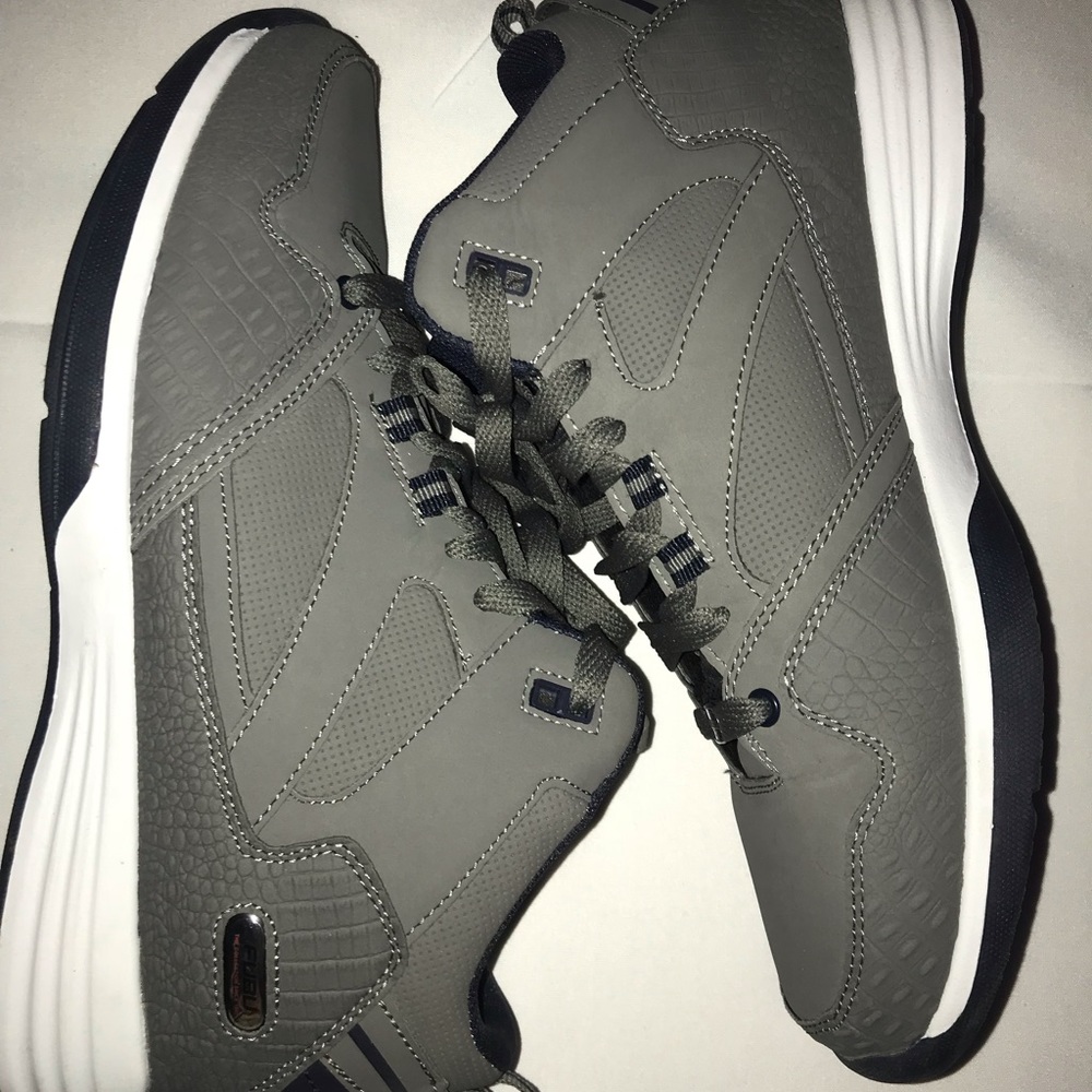 Men’s US 10.5 Sneakers Excellent Condition Fubu